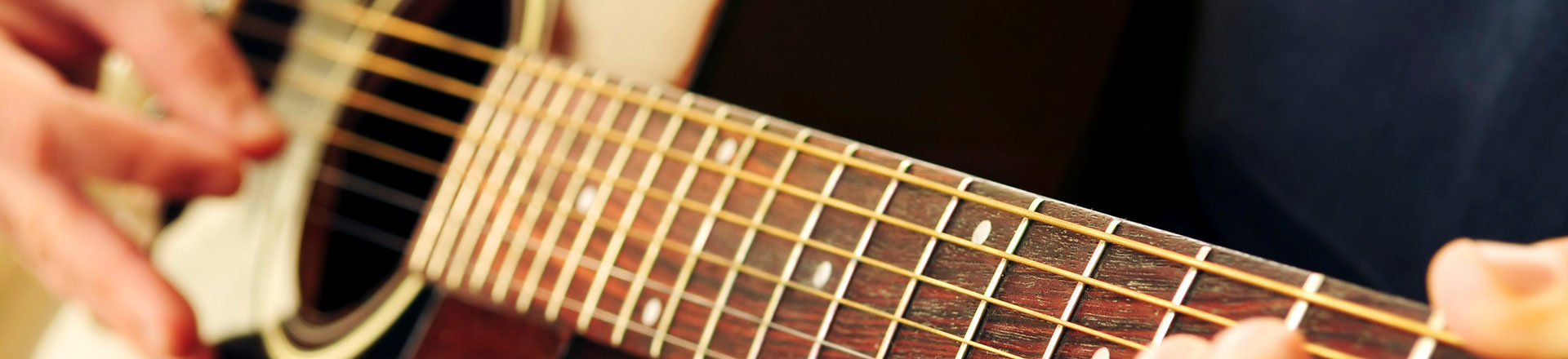PORADNIK: Gitara akustyczna - Co warto sprawdzić przy zakupie?