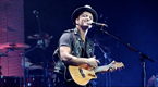 Bruno Mars gra na ukulele Ovation