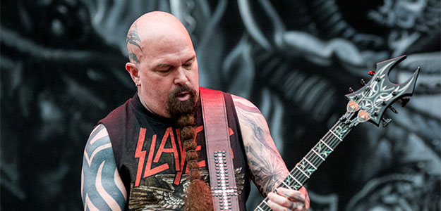 Lider Slayer'a oficjalnie artystą Dean Guitars