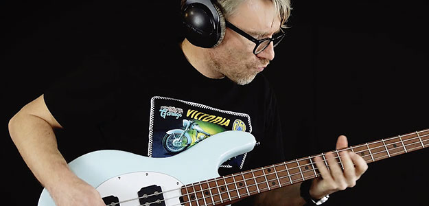 VIDEO TEST: Wyjątkowa gitara basowa Sterling Stingray Ray 34 HH