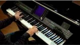 Yamaha CVP-409 