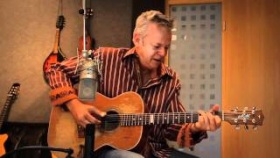 Tommy Emmanuel - Classical Gas (by Mason Williams)