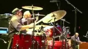 Dennis Chambers Plays Tower of Power
