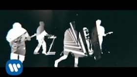 Deftones - Prayers/Triangles (Official Music Video)