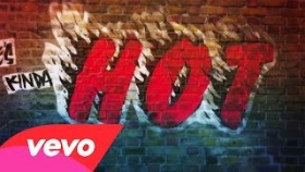 5 Seconds Of Summer - She's Kinda Hot (Lyric Video)