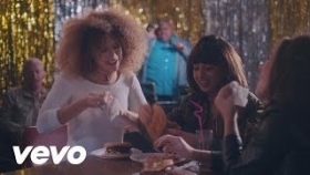 Foxes - Amazing (Official Video)