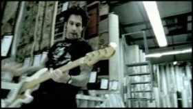 Rise Against - Prayer Of The Refugee