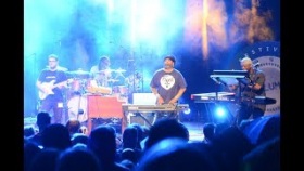 Snarky Puppy - Bad Kids to the Back
