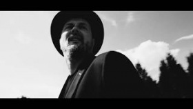 Teledysk zespołu PIDŻAMA PORNO - Hokejowy zamek [OFFICIAL VIDEO]