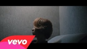 La Roux - Let Me Down Gently